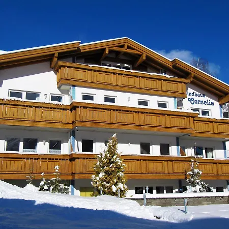 Aparthotels Berwang 3*